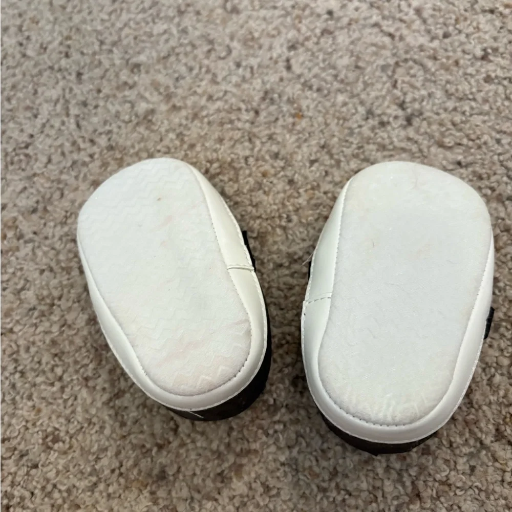 Carters Baby Boy Infant Shoes Penny Loafer Grey White 9-12 Months